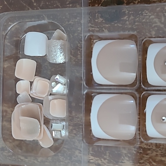 Rhinestone French Tip Pedicure Press On Toenails - Picture 16 of 16